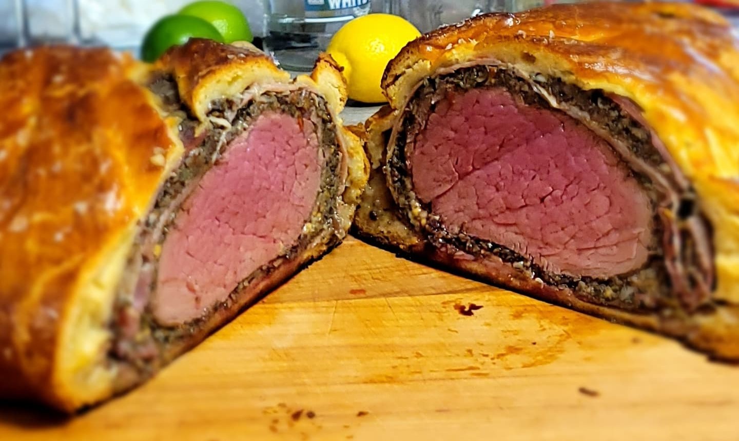 a picture of beef wellington